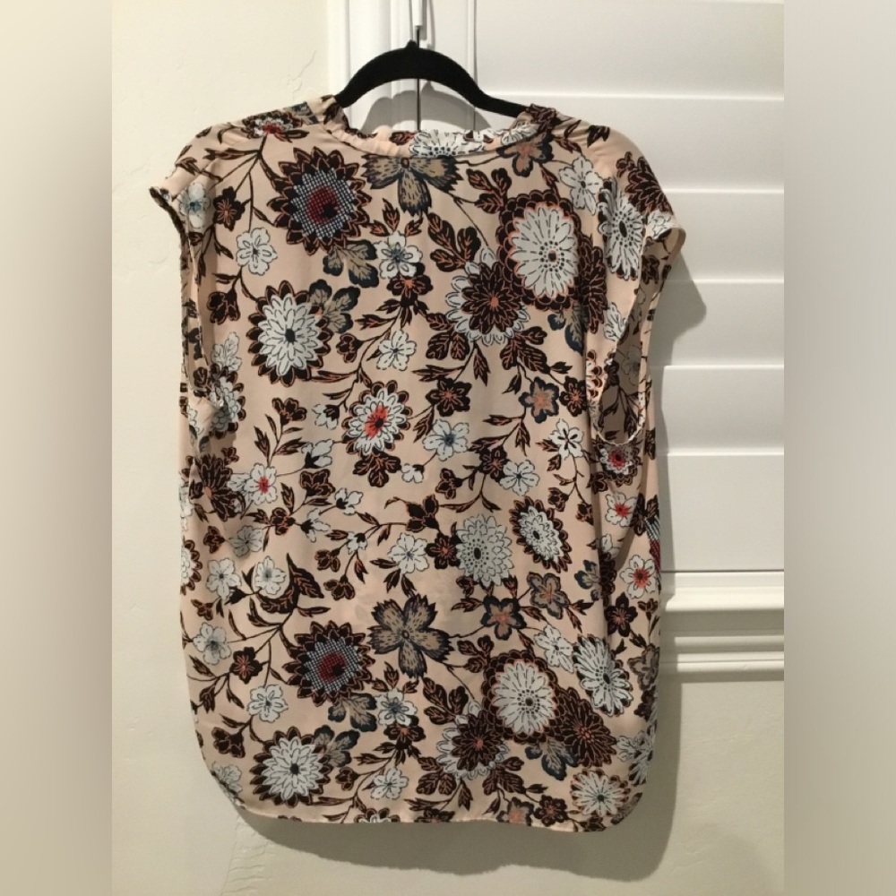 LOFT women’s sleeveless top, size large, Peach floral, tie-front - Picture 3 of 3